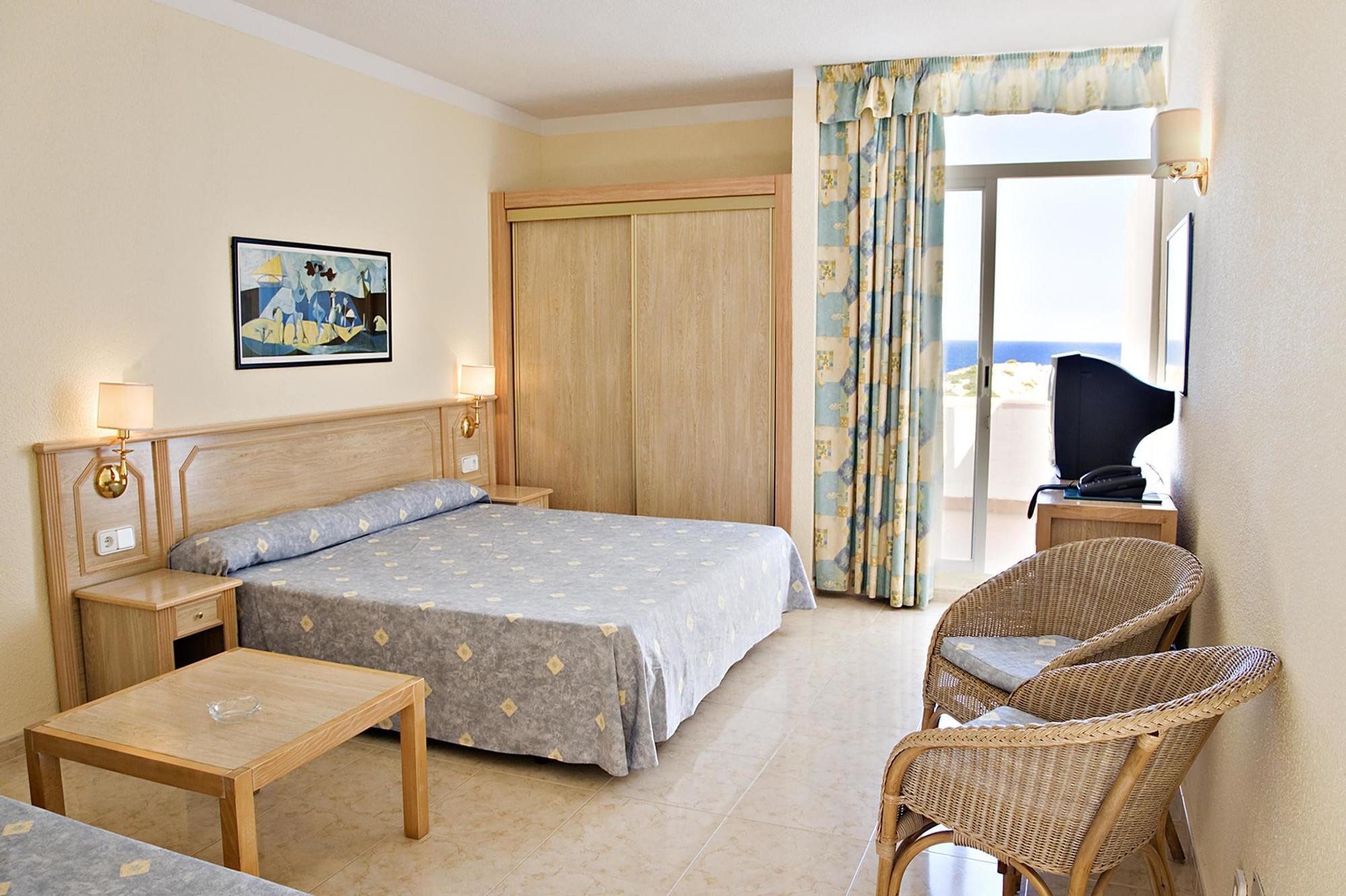 Barcelo Portinatx - Adults Only Hotel Kültér fotó